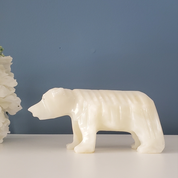 Hand Carved Onyx Stone White Polar Bear - Picture 2 of 8